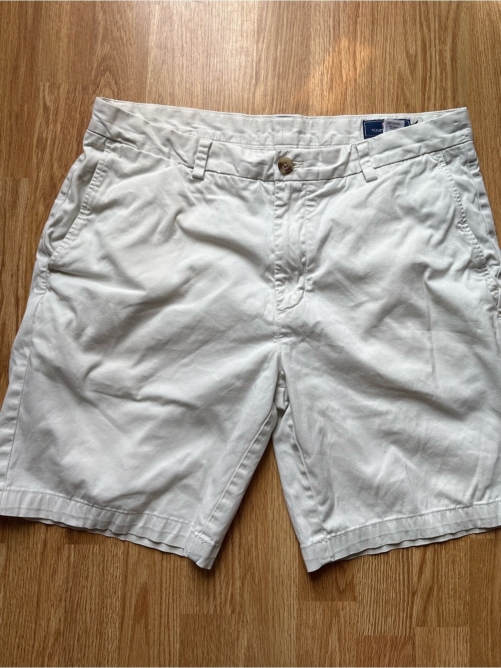 Vineyard vines breaker short light ivory size 36 chino men’s